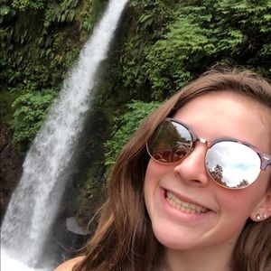 Meet your Posher, Jacklynn